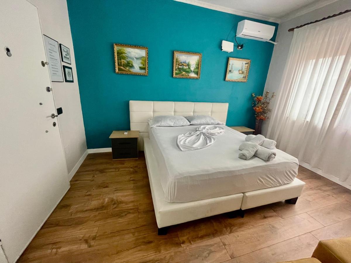 Central Room Private Entry And Bathroom Тирана Экстерьер фото