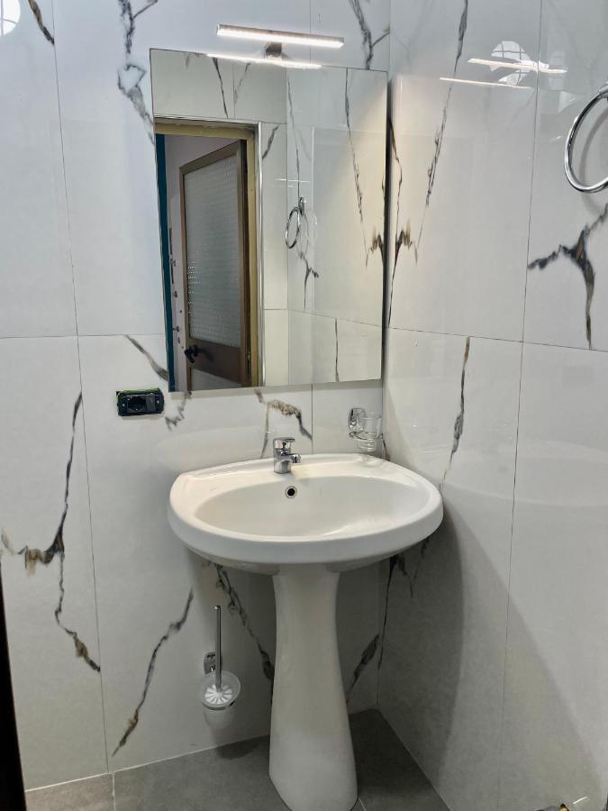 Central Room Private Entry And Bathroom Тирана Экстерьер фото