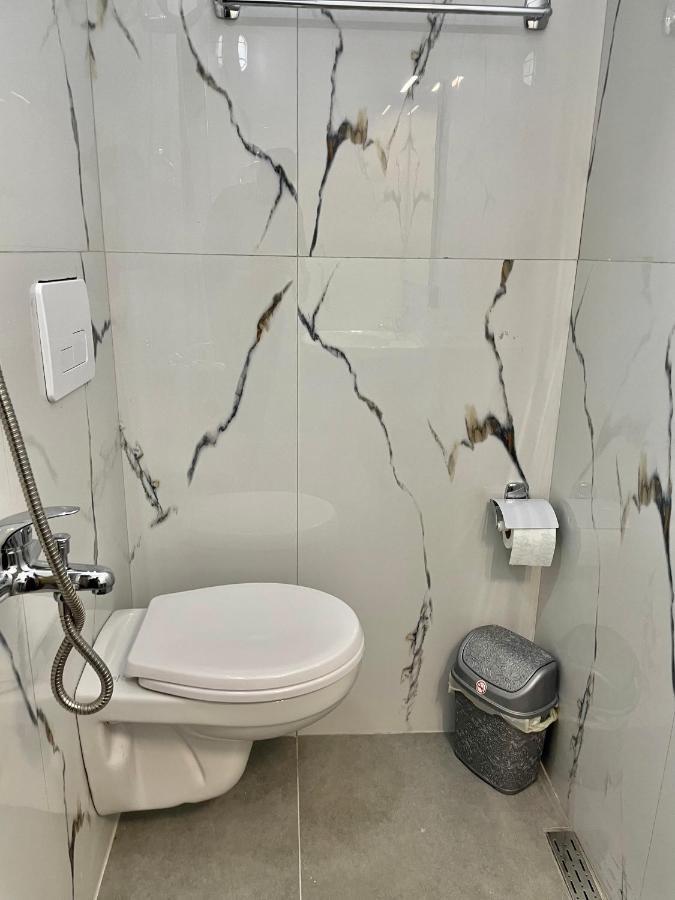 Central Room Private Entry And Bathroom Тирана Экстерьер фото