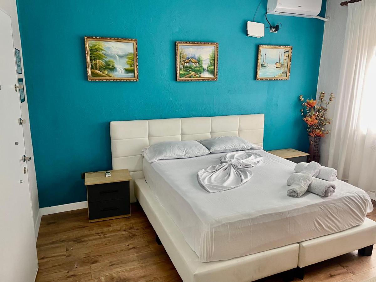 Central Room Private Entry And Bathroom Тирана Экстерьер фото